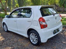 Toyota Etios Valco E 2013 3