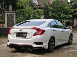 Honda Civic Hatchback RS 2021 Putih 8