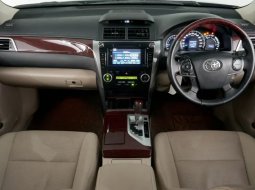 Toyota Camry 2.5 V AT 2013 Hitam 8