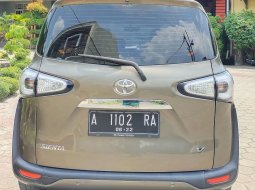 Toyota Sienta V MT 2017 5