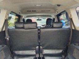 Toyota Sienta V MT 2017 8