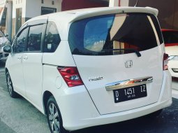 Promo Honda Freed 1.5 E CKD A/T thn 2011 5