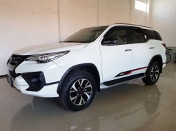 Toyota Fortuner 2.4 VRZ AT 4x4 2019 9