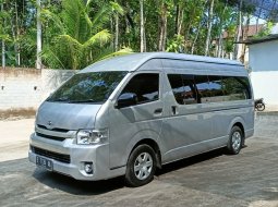 Toyota Hiace Commuter Manual 2012 2