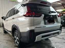 Mitsubishi Xpander Cross Premium AT ( Matic ) 2021 Putih  Km 23rban Siap Pakai 4