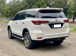 PROMO DISKON TDP - Toyota Fortuner 2.4 VRZ AT 2017 Putih 6