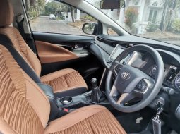 Jual Mobil Bekas Toyota Kijang Innova V 2017 10