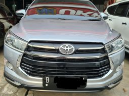 Km  25rban Toyota Innova G 2.4 diesel AT ( Matic ) 2019 Silver Upgrade Venturer  An PT Siap Pakai