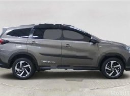 Jawa Barat, Toyota Sportivo 2018 kondisi terawat 9