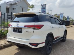 Toyota Fortuner TRD 2019 Putih 4