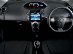 Toyota Yaris E 5