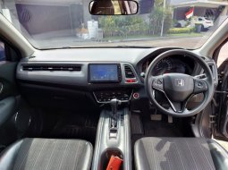 Di jual Mobil Bekas Honda HR-V E CVT 2017 2
