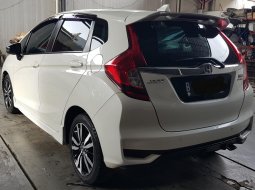 Honda Jazz RS A/T ( Matic ) 2018 Putih Km Cuma 37rban Mulus Gress Siap Pakai 6