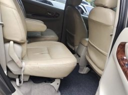 Toyota Kijang Innova V Luxury A/T Gasoline 2013 Silver 8