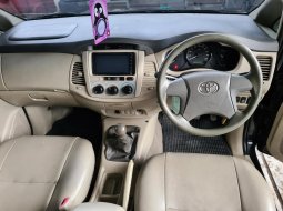 Toyota Innova E Up G 2.0 MT ( Manual ) 2015 Hitam Km 139rban Siap Pakai 8