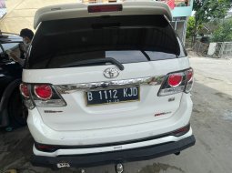 Toyota Fortuner 2.4 G VNT  MT 2015 SUV 4