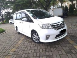 Nissan Serena Highway Star 2013 Putih 1