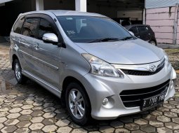 Toyota Avanza Veloz 1.5 AT 1