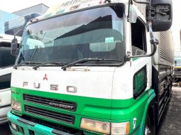 Super great Mitsubishi Fuso build up tronton 6x2 wingbox 2010 wing box 1