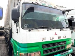 Super great Mitsubishi Fuso build up tronton 6x2 wingbox 2010 wing box 2