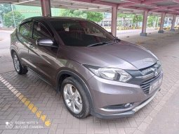 Honda HR-V E CVT 2017 Abu-abu 2