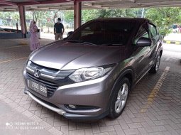 Honda HR-V E CVT 2017 Abu-abu 3