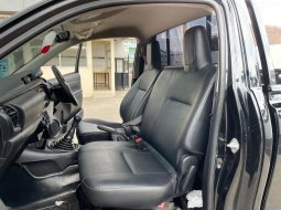 Toyota Hilux S-Cab 2.4 DSL M/T 2019 Hitam 5