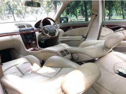Mercedes-Benz E-Class E 240 2004 Hitam 7
