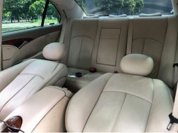 Mercedes-Benz E-Class E 240 2004 Hitam 9
