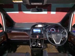 Mobil Toyota Voxy 2020 CVT dijual, DKI Jakarta 2