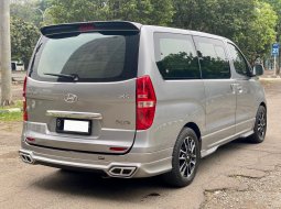 Hyundai H-1 Royale AT 2018 Silver 2