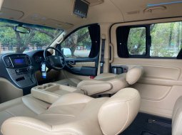 Hyundai H-1 Royale AT 2018 Silver 9