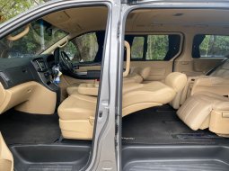 Hyundai H-1 Royale AT 2018 Silver 11