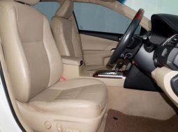 Toyota Camry 2.5 V 2012 Putih 4