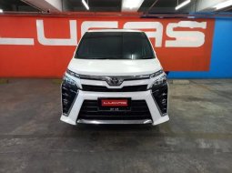 Mobil Toyota Voxy 2020 2.0 A/T terbaik di DKI Jakarta