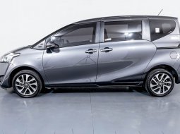 Toyota Sienta V MT 2017 Grey 4