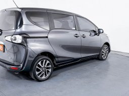 Toyota Sienta V MT 2017 Grey 8