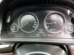 BMW 5 Series 528i 2013 Hitam 10
