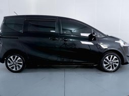 Toyota Sienta V CVT 2017 5