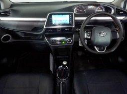 Toyota Sienta V MT 2017 8