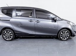 Toyota Sienta V MT 2017 7