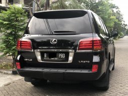 Lexus LX 570 AT Hitam 2010 3