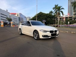 BMW 3 Series 328i 2014 Putih 1