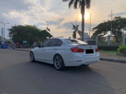 BMW 3 Series 328i 2014 Putih 6