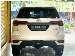 Dijual mobil bekas Toyota Fortuner VRZ, DKI Jakarta  1