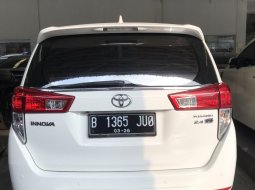 Toyota Innova 2.4 Q AT 2016 4