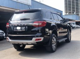 Ford Everest Titanium Plus 2015 Hitam 4