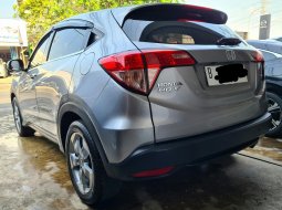 Honda HRV E AT ( Matic ) 2017 Abu2 Muda Km 72rban Siap Pakai 4