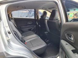 Honda HRV E AT ( Matic ) 2017 Abu2 Muda Km 72rban Siap Pakai 9