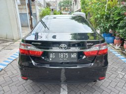 Toyota Camry 2.5 V 2015 Sedan hitam 8